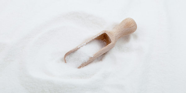 a photo of gluconolactone in it's solid form, an exfoliating and hydrating skincare PHA